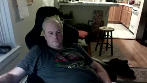 Snapshot of dickflasher5 chatting on 18, 12, 2025 Richard Fleischer online show from 18, 12, 2025