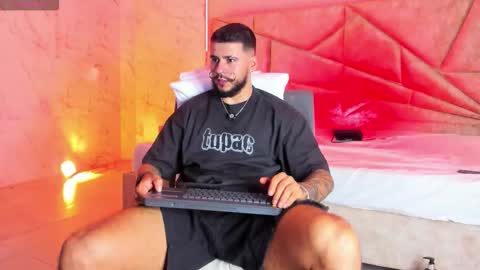 Snapshot of dickgriffith chatting on 30, 11, 2025 Dick Griffith online show from 30, 11, 2025