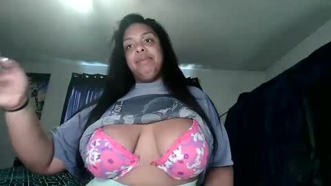 Snapshot of dickmonsta69 chatting on 23, 1, 2025 mistressjazmin online show from 23, 1, 2025