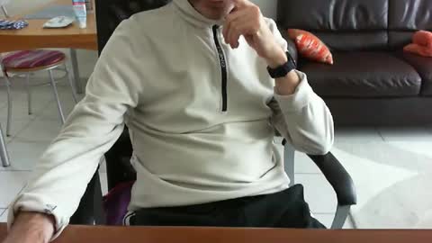 Snapshot of didonc chatting on 17, 5, 2026 didonc from france..... online show from 17, 5, 2026