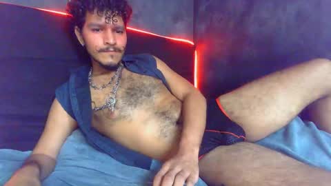 diemond_latinx98 online show from 9, 3, 2026