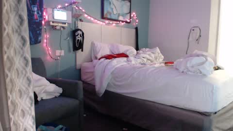 Snapshot of digitaldust666 chatting on 5, 10, 2025 Digital Dust online show from 5, 10, 2025