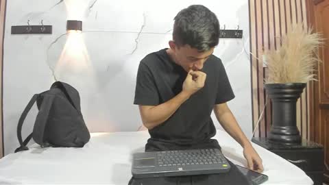 Snapshot of dilanandking chatting on 29, 4, 2026 dilanandking online show from 29, 4, 2026