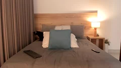 Dilarahkesh  online show from 6, 1, 2025