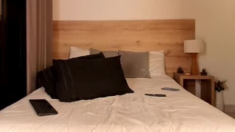 Dilarahkesh  online show from 15, 2, 2025