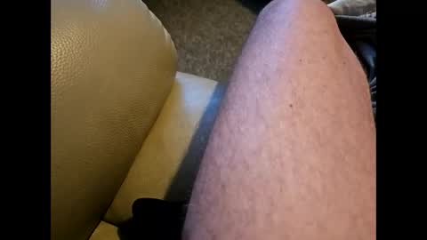 Snapshot of dilf232323 chatting on 12, 10, 2025 Dilf online show from 12, 10, 2025