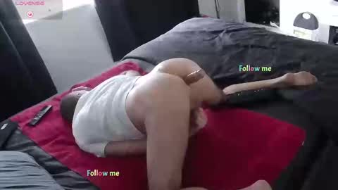 Snapshot of dilf_4u chatting on 7, 12, 2024 Hot Penis online show from 7, 12, 2024