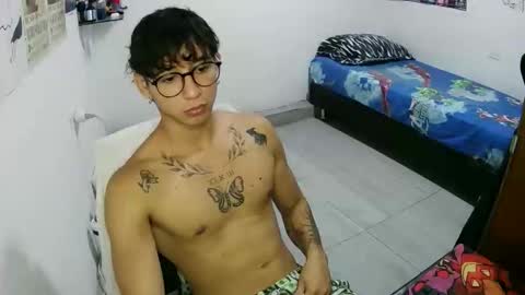 Snapshot of dillom420 chatting on 4, 12, 2025 dillom420 online show from 4, 12, 2025