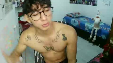 Snapshot of dillom420 chatting on 16, 12, 2025 dillom420 online show from 16, 12, 2025