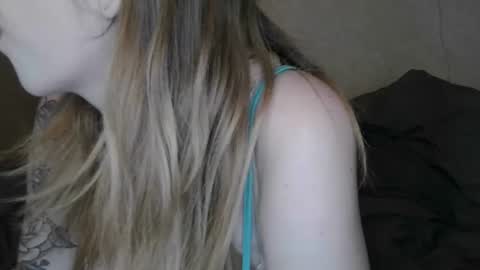 Snapshot of dimepiecexxx chatting on 19, 2, 2025 Sofie online show from 19, 2, 2025