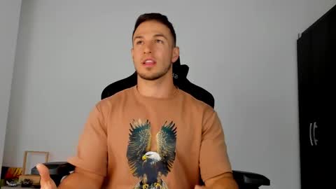 Snapshot of dimitricaruso chatting on 4, 3, 2025 dimitricaruso online show from 4, 3, 2025