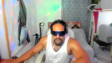 Snapshot of dimitry_muscle chatting on 6, 1, 2025 dimitry kyle mucle online show from 6, 1, 2025