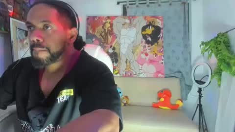 Snapshot of dimitry_muscle chatting on 14, 11, 2025 dimitry kyle mucle online show from 14, 11, 2025