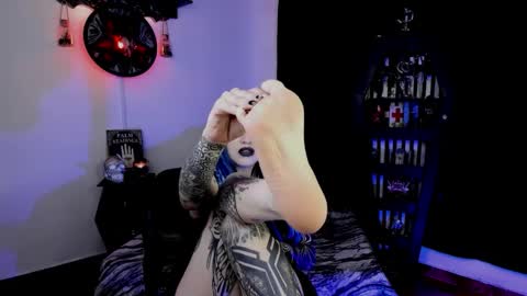 Snapshot of dimmuanddarkness chatting on 4, 12, 2025 dimmuanddarkness online show from 4, 12, 2025