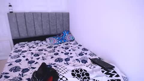 Snapshot of dina_mcry chatting on 12, 2, 2025 DINA online show from 12, 2, 2025