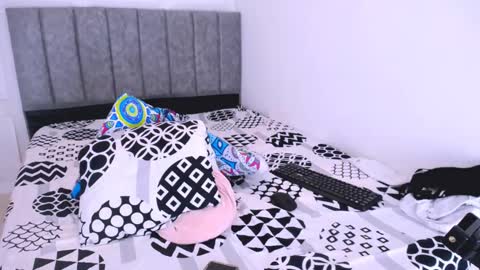 Snapshot of dina_mcry chatting on 17, 2, 2025 DINA online show from 17, 2, 2025