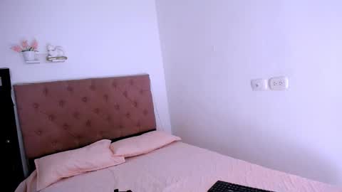 Snapshot of dina_mcry chatting on 9, 11, 2025 DINA online show from 9, 11, 2025