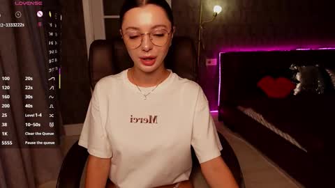 Snapshot of dinacandy chatting on 11, 9, 2025 dinacandy online show from 11, 9, 2025