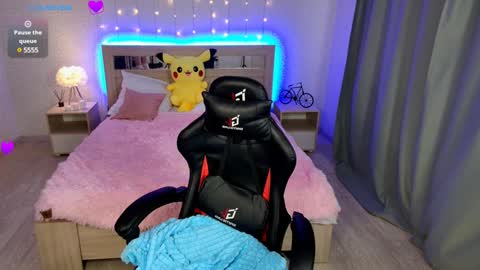 Snapshot of dinatwinkle chatting on 1, 2, 2025 Dina online show from 1, 2, 2025