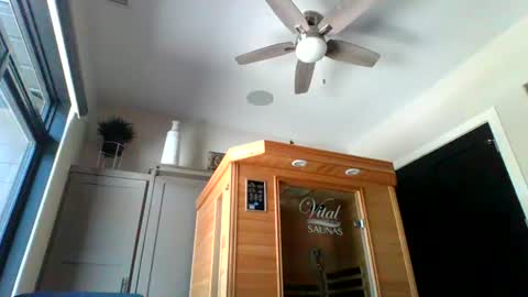 Snapshot of dinger524678 chatting on 19, 6, 2026 dinger524678 online show from 19, 6, 2026