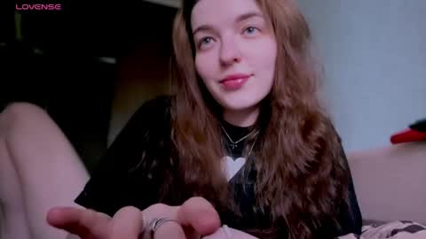 Snapshot of diora_vibe chatting on 8, 5, 2026 Diora Sam online show from 8, 5, 2026