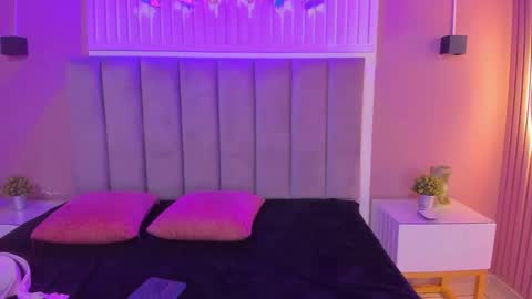 Cristal  online show from 4, 10, 2025