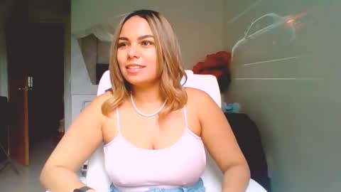 Snapshot of diosadeluniverso_ chatting on 5, 12, 2025 diosadeluniverso_ online show from 5, 12, 2025