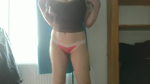 Snapshot of dirrty_girl_ chatting on 21, 9, 2025 Shelly online show from 21, 9, 2025