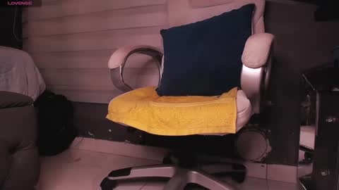 Snapshot of dirty_27cms chatting on 19, 12, 2025 dirty_27cms online show from 19, 12, 2025