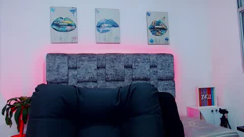 dirty model online show from 14, 9, 2025