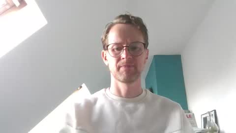 Snapshot of discovery_99 chatting on 9, 9, 2025 discovery_99 online show from 9, 9, 2025