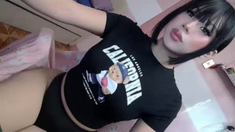 disneycum69_bella online show from 2, 2, 2026