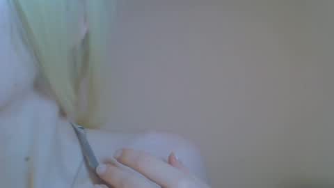 DitaMilton online show from 9, 4, 2026