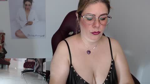Snapshot of diva_milf chatting on 19, 1, 2025 Diva online show from 19, 1, 2025
