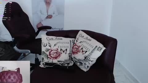 Snapshot of diva_milf chatting on 23, 1, 2025 Diva online show from 23, 1, 2025