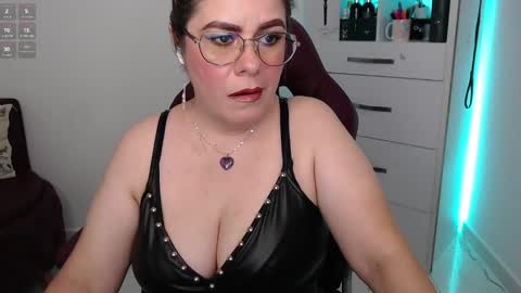 Snapshot of diva_milf chatting on 20, 2, 2025 Diva online show from 20, 2, 2025