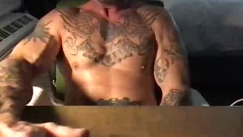 Snapshot of divermedic13 chatting on 17, 12, 2025 divermedic13 online show from 17, 12, 2025