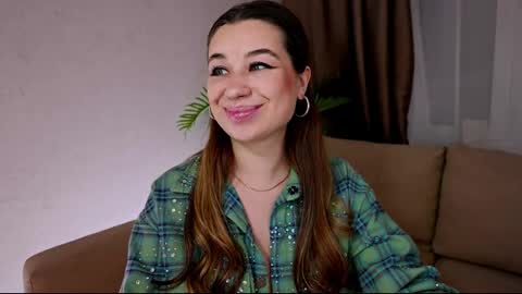 Snapshot of divetagrace chatting on 25, 2, 2025 Tia online show from 25, 2, 2025