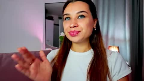 Snapshot of divetagrace chatting on 4, 11, 2025 Tia online show from 4, 11, 2025