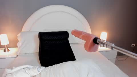 Snapshot of divine_sin chatting on 6, 2, 2025 divine_sin online show from 6, 2, 2025