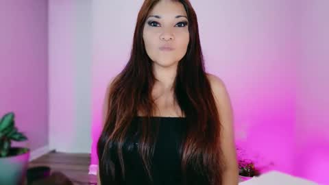 DivineLynn online show from 2, 11, 2025