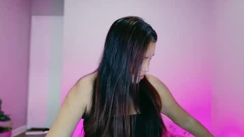 DivineLynn online show from 3, 11, 2025