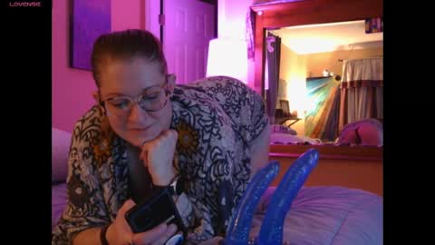 Snapshot of dixie_comanche chatting on 11, 3, 2025 dixie_comanche online show from 11, 3, 2025