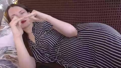 Snapshot of dixiemiller chatting on 21, 11, 2025 Dixiemiller online show from 21, 11, 2025