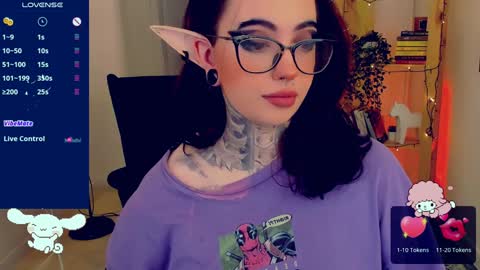 Snapshot of dixipixi_ chatting on 5, 1, 2025 dixipixi_ online show from 5, 1, 2025