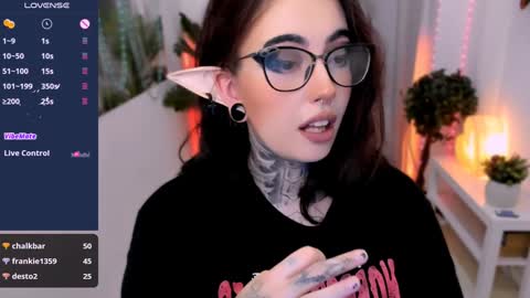 Snapshot of dixipixi_ chatting on 9, 1, 2025 dixipixi_ online show from 9, 1, 2025