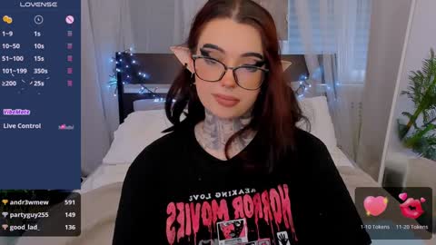 Snapshot of dixipixi_ chatting on 11, 1, 2025 dixipixi_ online show from 11, 1, 2025