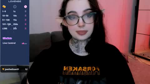 Snapshot of dixipixi_ chatting on 6, 3, 2025 dixipixi_ online show from 6, 3, 2025