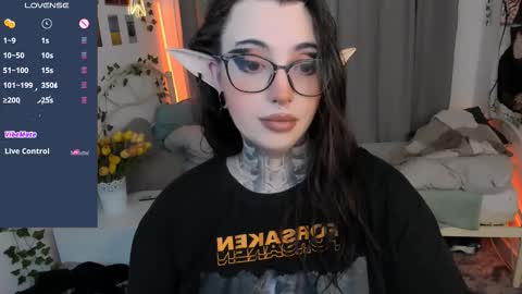 Snapshot of dixipixi_ chatting on 21, 9, 2025 dixipixi_ online show from 21, 9, 2025