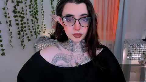 Snapshot of dixipixi_ chatting on 19, 12, 2025 dixipixi_ online show from 19, 12, 2025